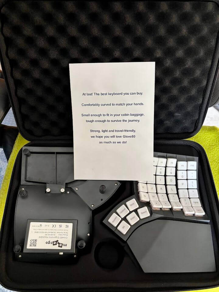 Glove80 Rev 2 unboxing